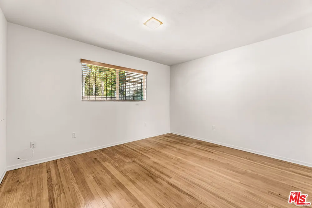 402 S Coronado Street Los Angeles, CA 90057