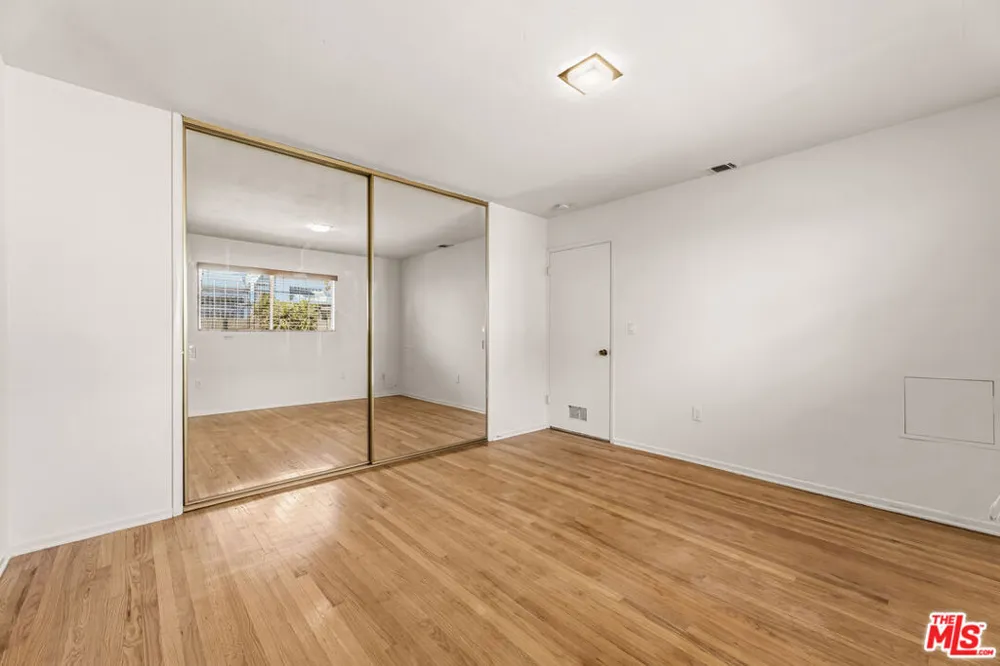 402 S Coronado Street Los Angeles, CA 90057