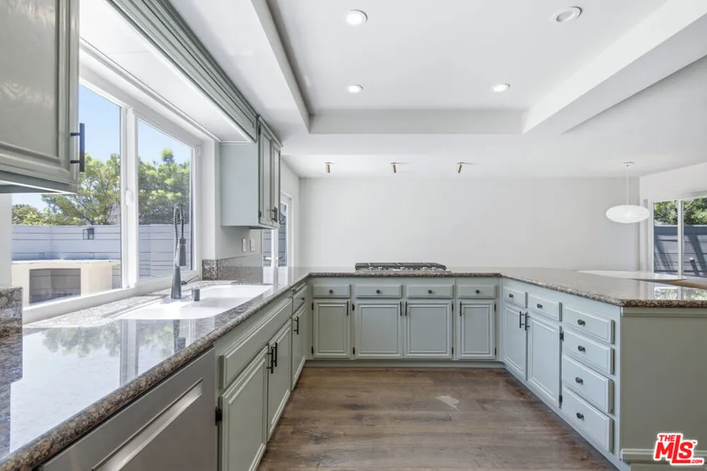 1314 Avenida De Cortez Pacific Palisades, CA 90272
