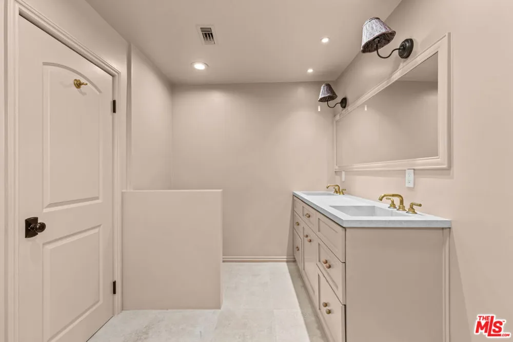 1314 Avenida De Cortez Pacific Palisades, CA 90272