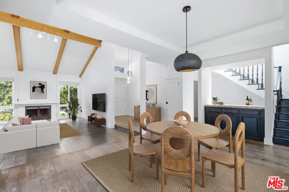 1314 Avenida De Cortez Pacific Palisades, CA 90272