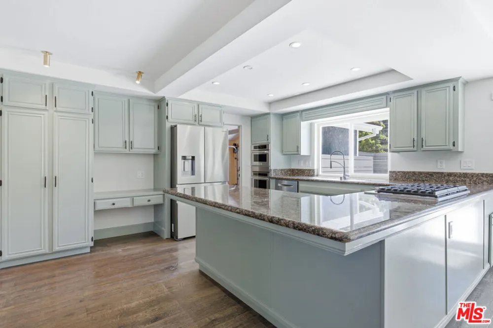 1314 Avenida De Cortez Pacific Palisades, CA 90272