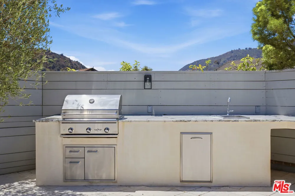 1314 Avenida De Cortez Pacific Palisades, CA 90272