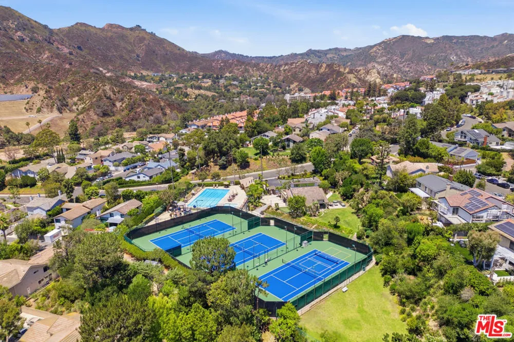 1314 Avenida De Cortez Pacific Palisades, CA 90272