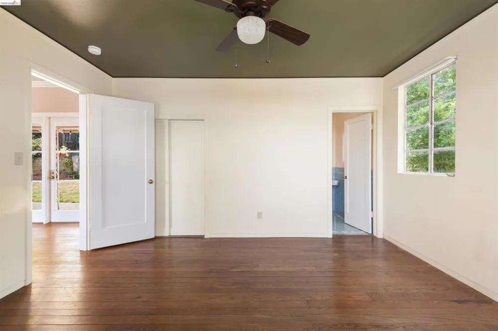 5134 Masonic Oakland, CA 94618