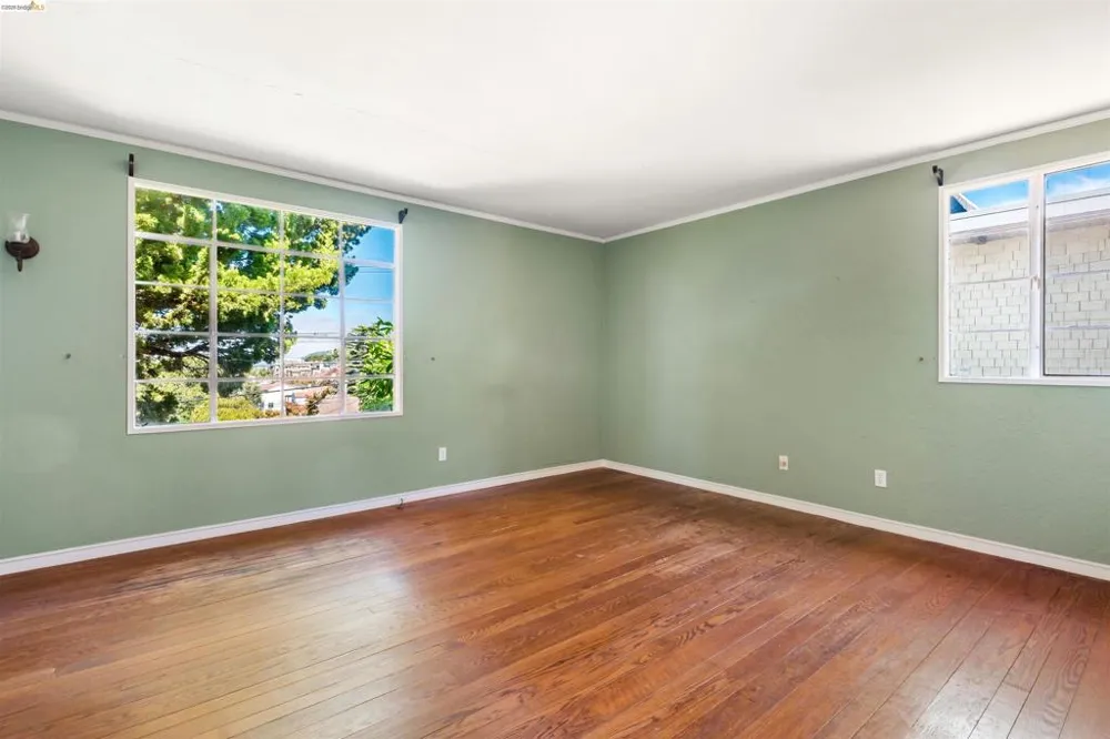 5134 Masonic Oakland, CA 94618