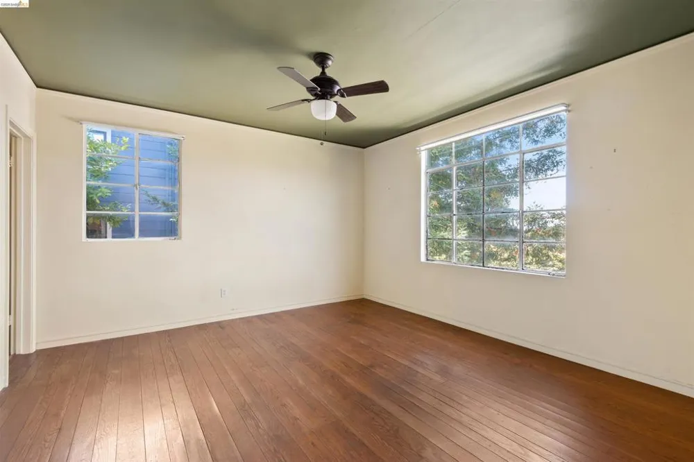 5134 Masonic Oakland, CA 94618