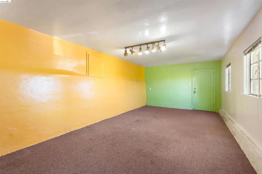 5134 Masonic Oakland, CA 94618