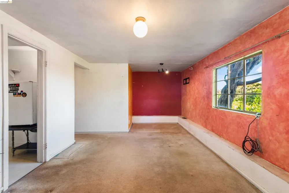 5134 Masonic Oakland, CA 94618