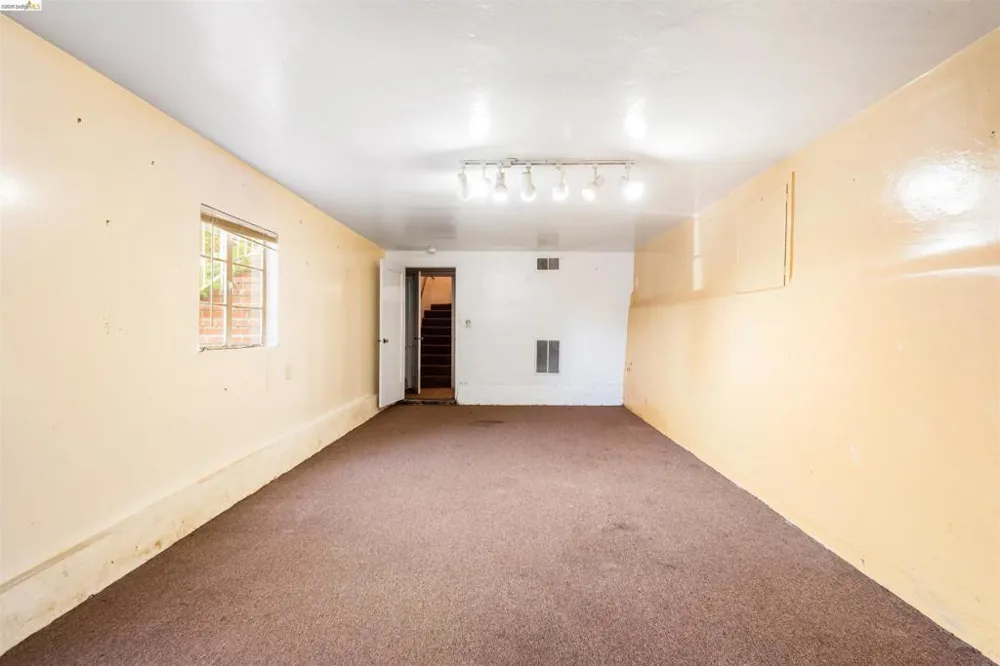 5134 Masonic Oakland, CA 94618