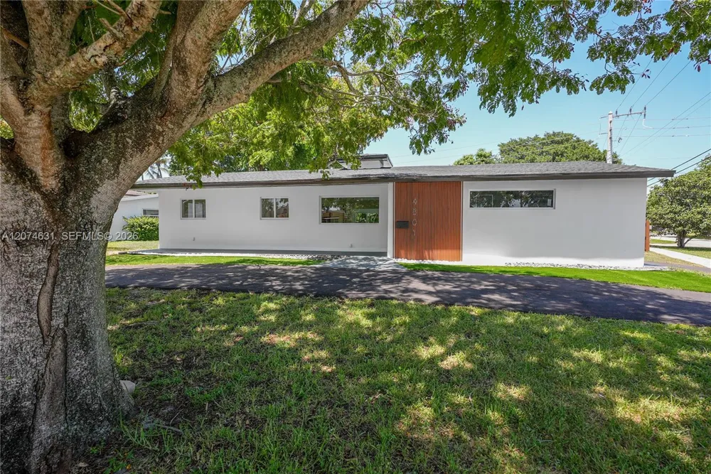 4801 Tyler St Hollywood, FL 33021