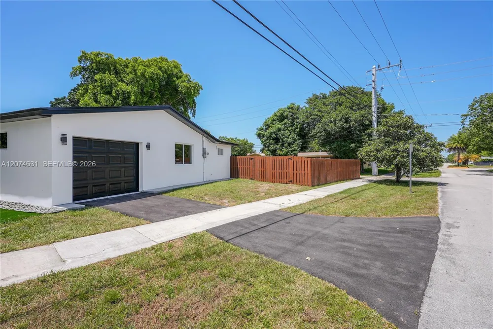 4801 Tyler St Hollywood, FL 33021