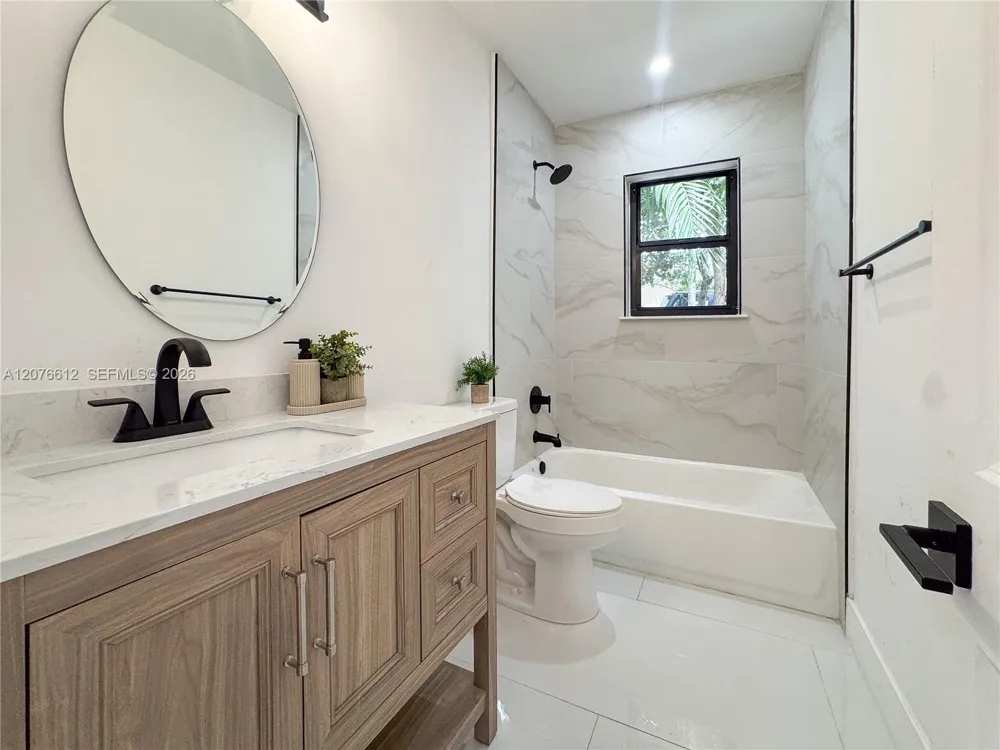 2534 NW 51st Ter Miami, FL 33142