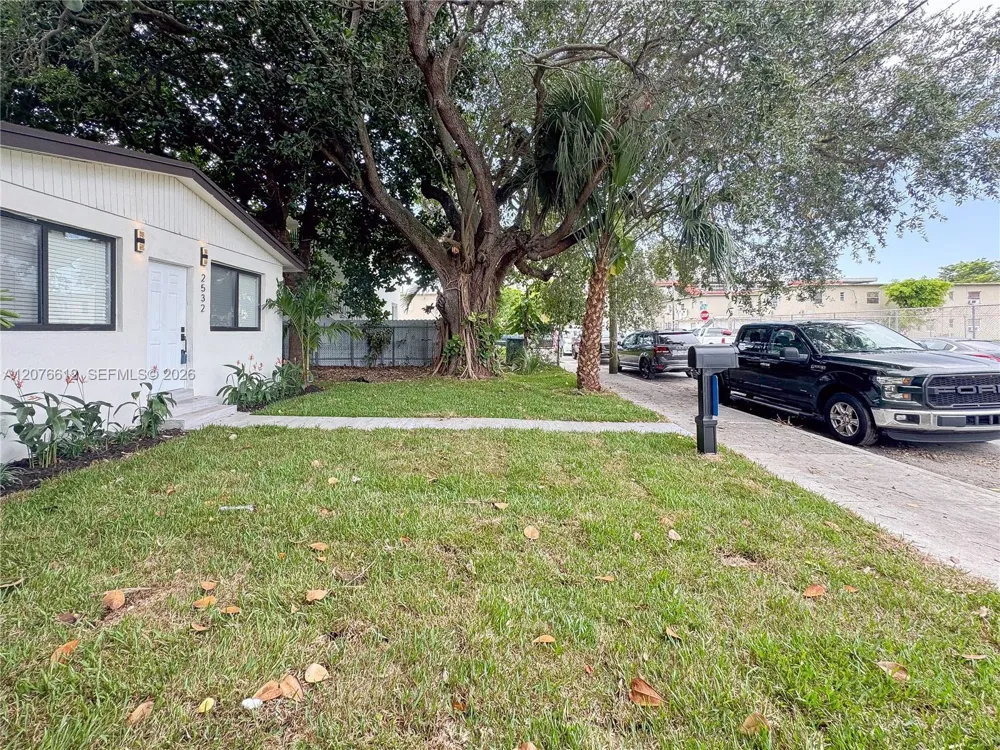 2534 NW 51st Ter Miami, FL 33142