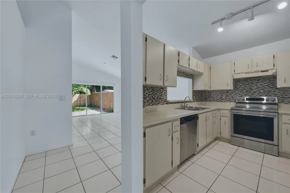 15969 SW 2nd St Sunrise, FL 33326