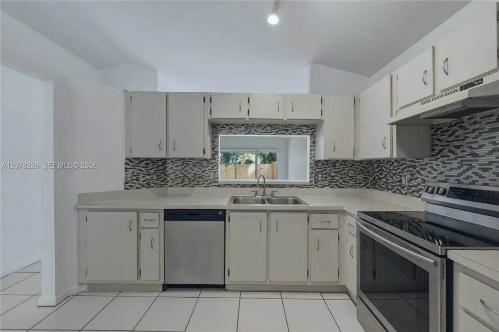15969 SW 2nd St Sunrise, FL 33326