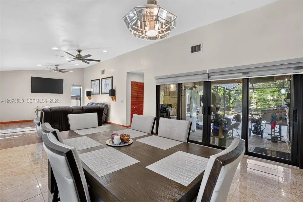 15660 SW 152nd Pl Miami, FL 33187