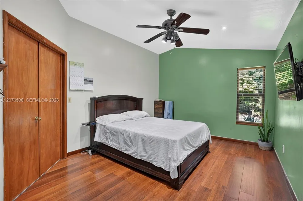 15660 SW 152nd Pl Miami, FL 33187