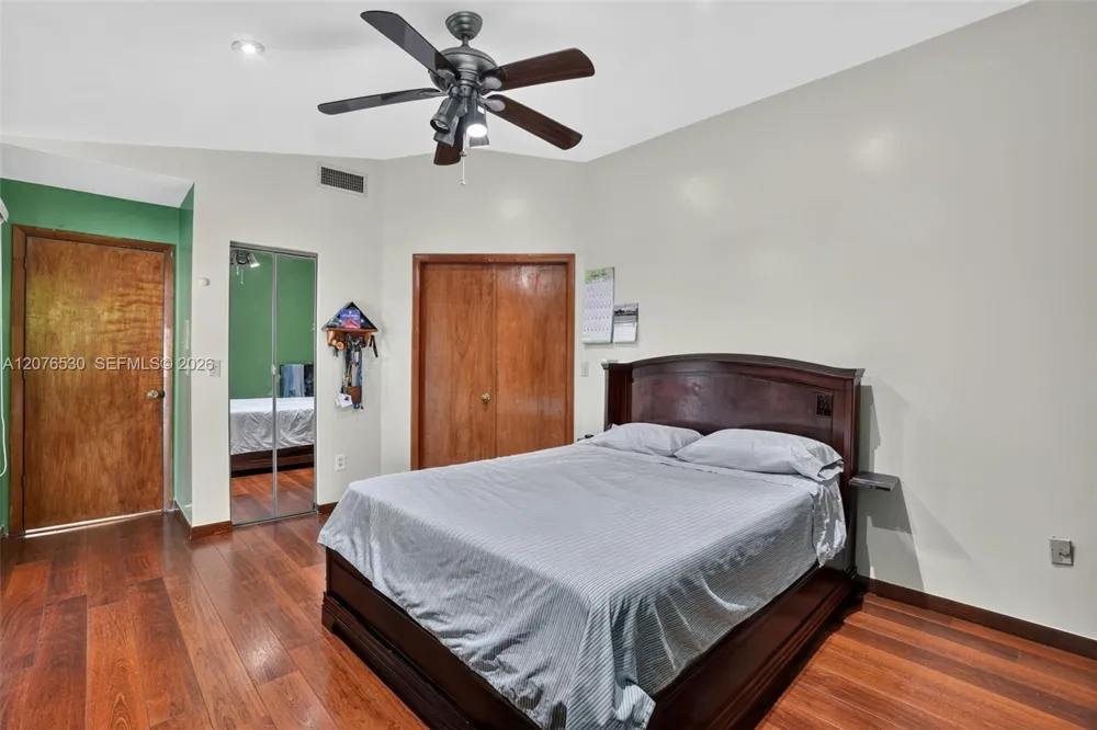 15660 SW 152nd Pl Miami, FL 33187