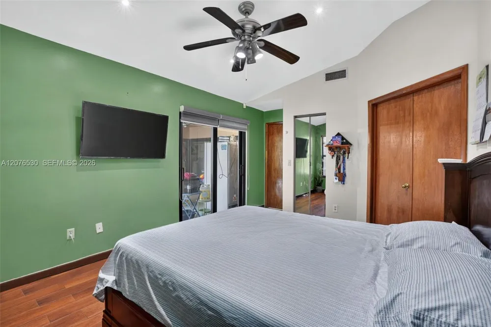 15660 SW 152nd Pl Miami, FL 33187
