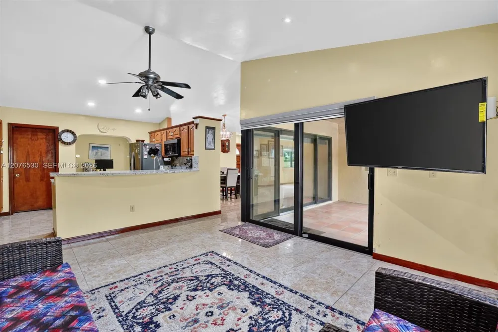 15660 SW 152nd Pl Miami, FL 33187