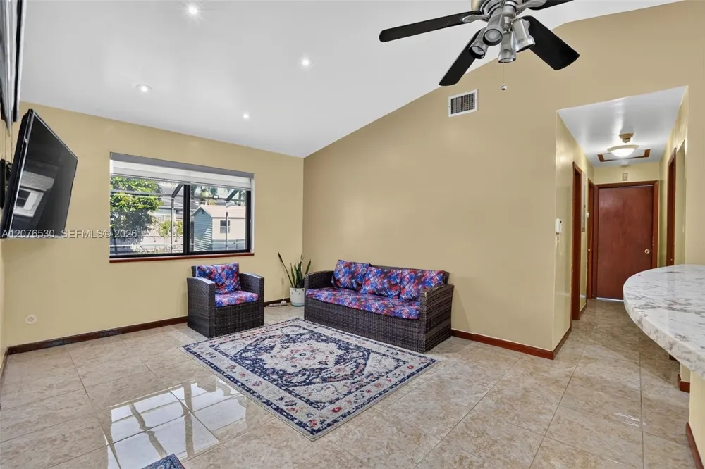 15660 SW 152nd Pl Miami, FL 33187