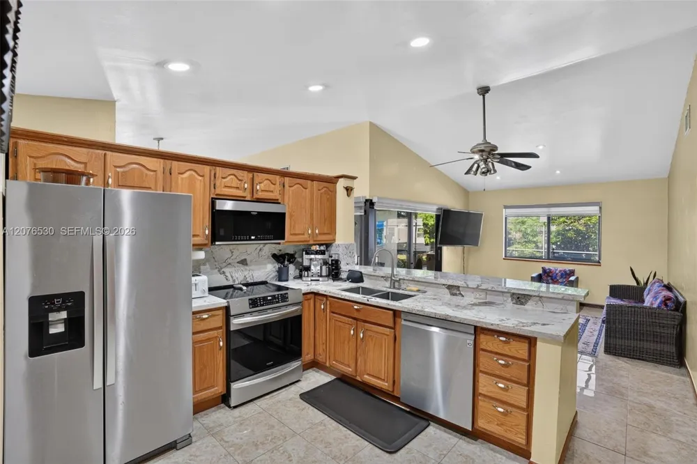 15660 SW 152nd Pl Miami, FL 33187