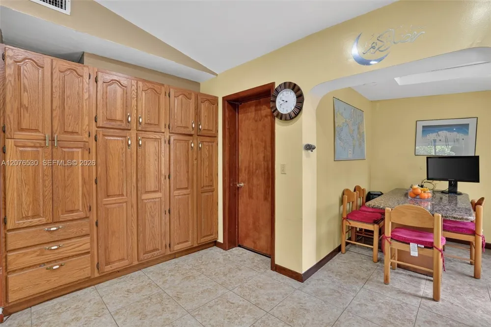 15660 SW 152nd Pl Miami, FL 33187