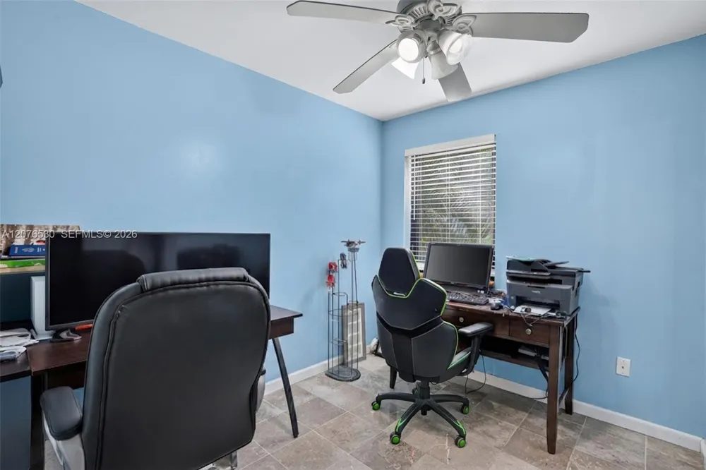 15660 SW 152nd Pl Miami, FL 33187