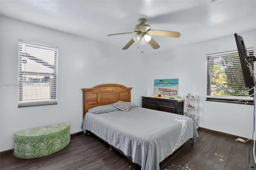 15660 SW 152nd Pl Miami, FL 33187