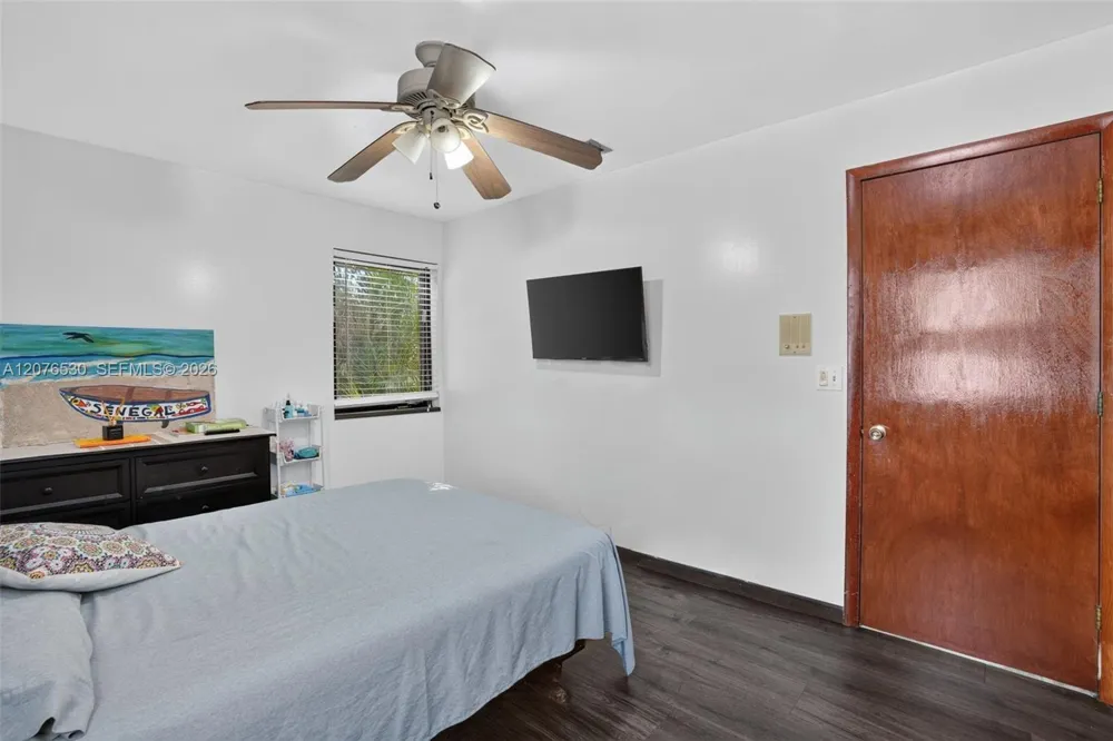 15660 SW 152nd Pl Miami, FL 33187