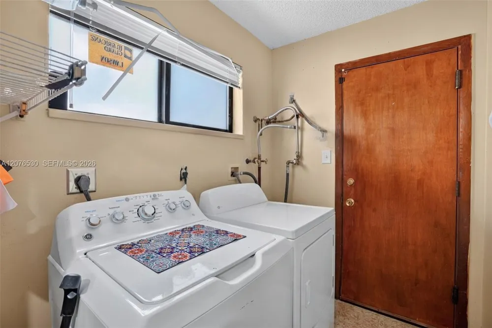 15660 SW 152nd Pl Miami, FL 33187