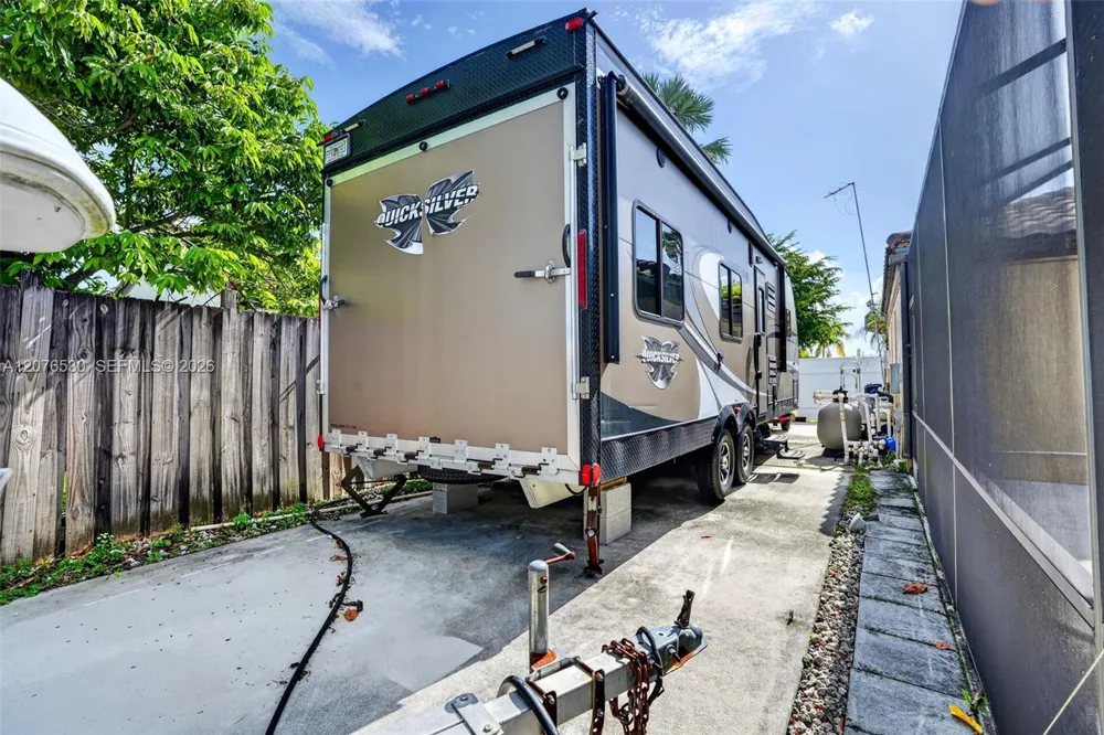 15660 SW 152nd Pl Miami, FL 33187