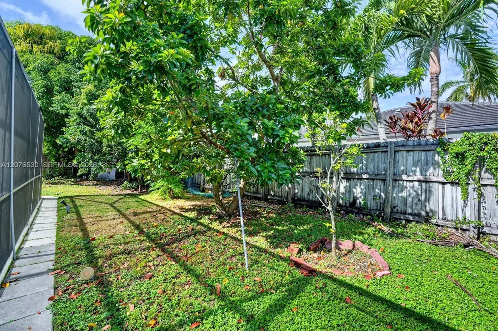 15660 SW 152nd Pl Miami, FL 33187