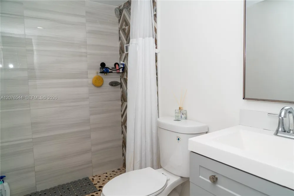 854 NW 87th Ave #405 Miami, FL 33172