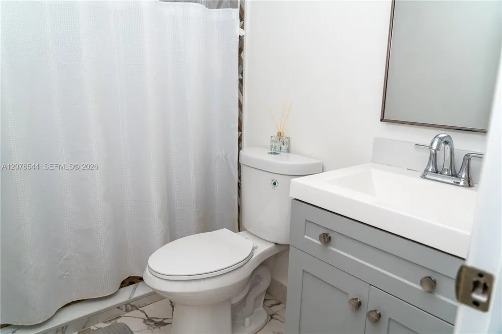 854 NW 87th Ave #405 Miami, FL 33172