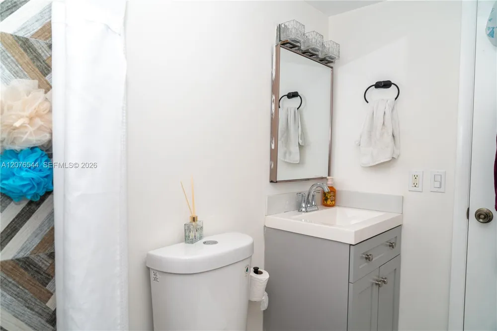 854 NW 87th Ave #405 Miami, FL 33172