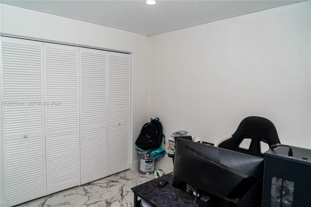 854 NW 87th Ave #405 Miami, FL 33172