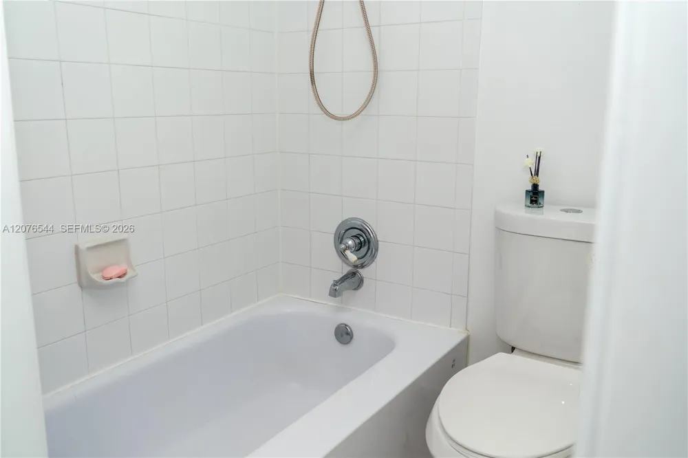 854 NW 87th Ave #405 Miami, FL 33172