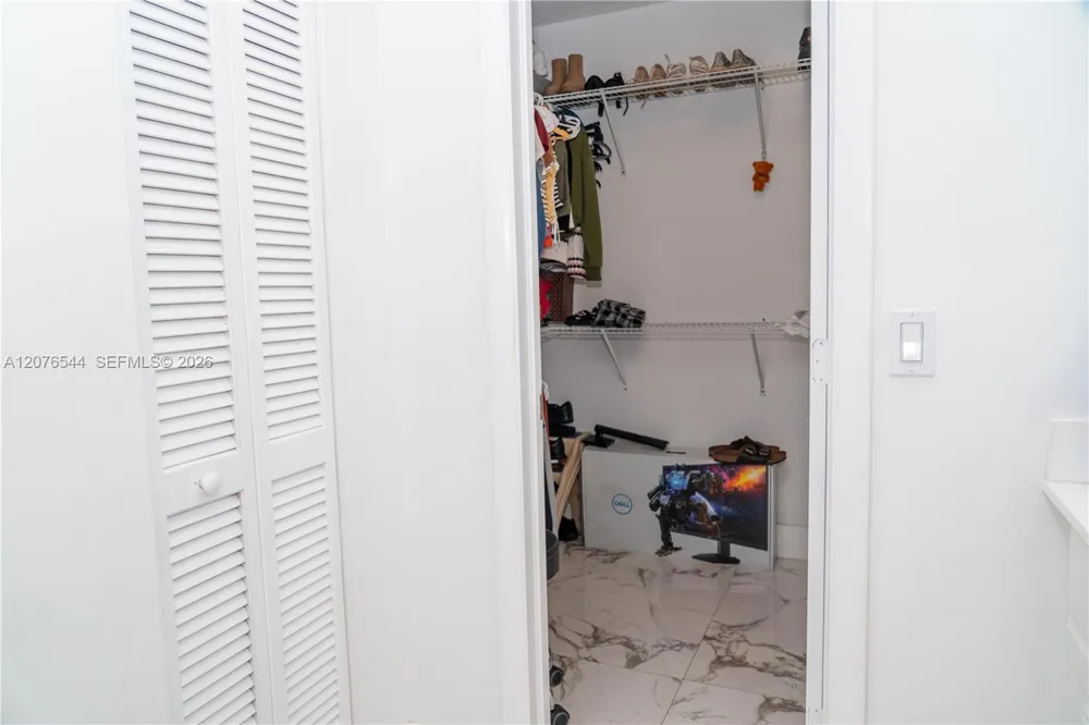 854 NW 87th Ave #405 Miami, FL 33172