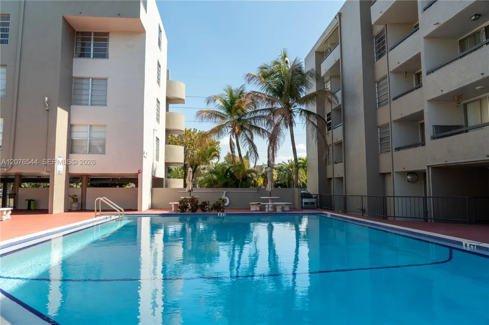 854 NW 87th Ave #405 Miami, FL 33172