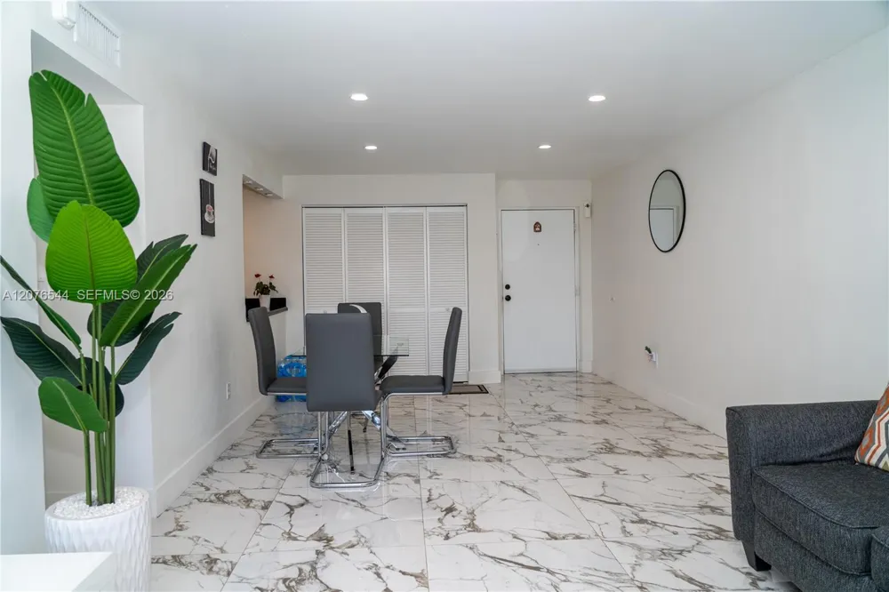 854 NW 87th Ave #405 Miami, FL 33172
