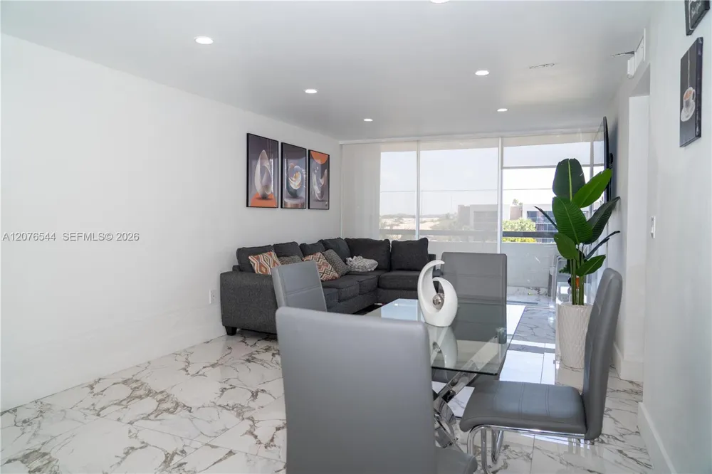 854 NW 87th Ave #405 Miami, FL 33172