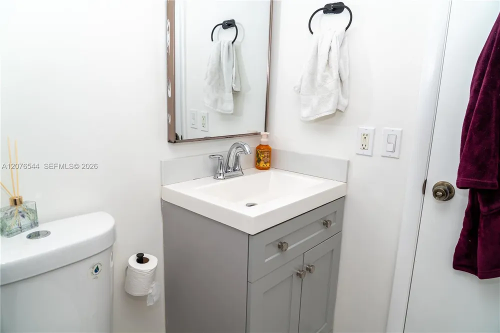 854 NW 87th Ave #405 Miami, FL 33172