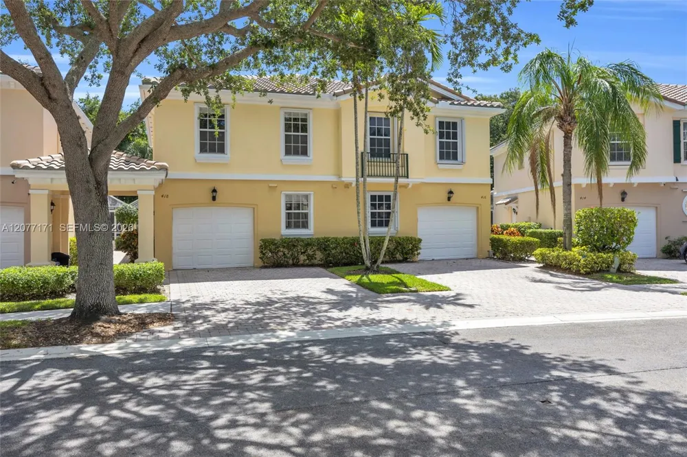 418 Capistrano Dr Palm Beach Gardens, FL 33410