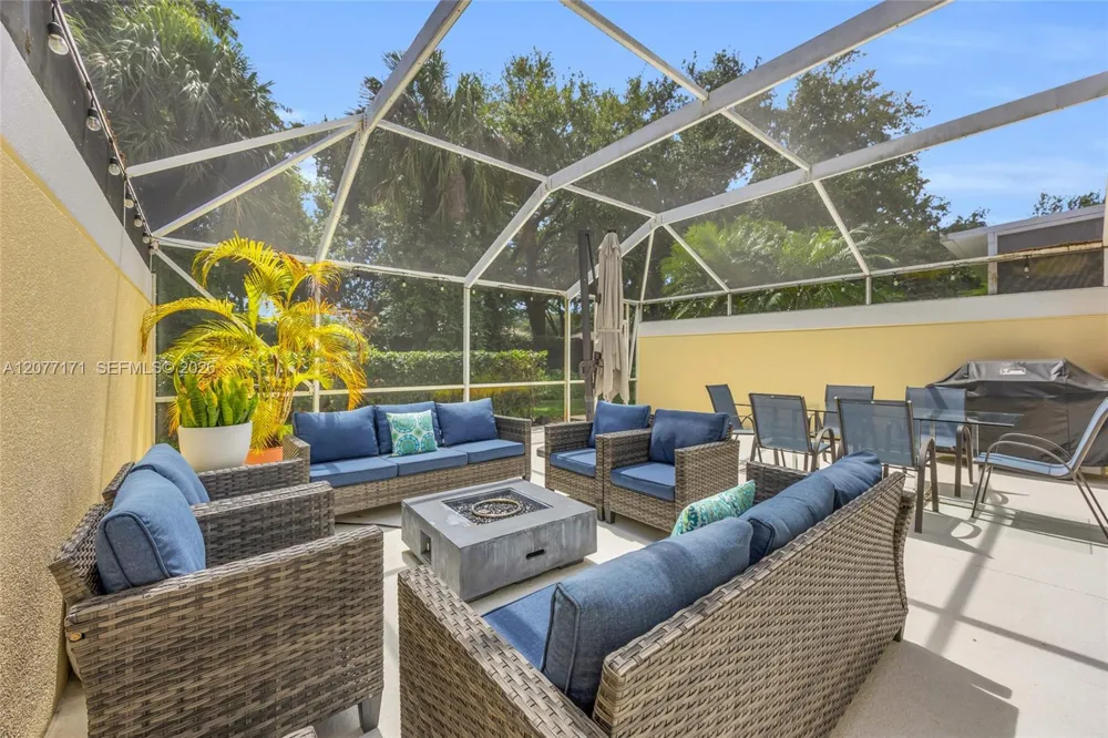 418 Capistrano Dr Palm Beach Gardens, FL 33410