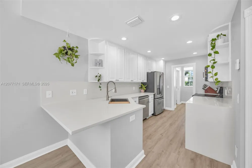 418 Capistrano Dr Palm Beach Gardens, FL 33410