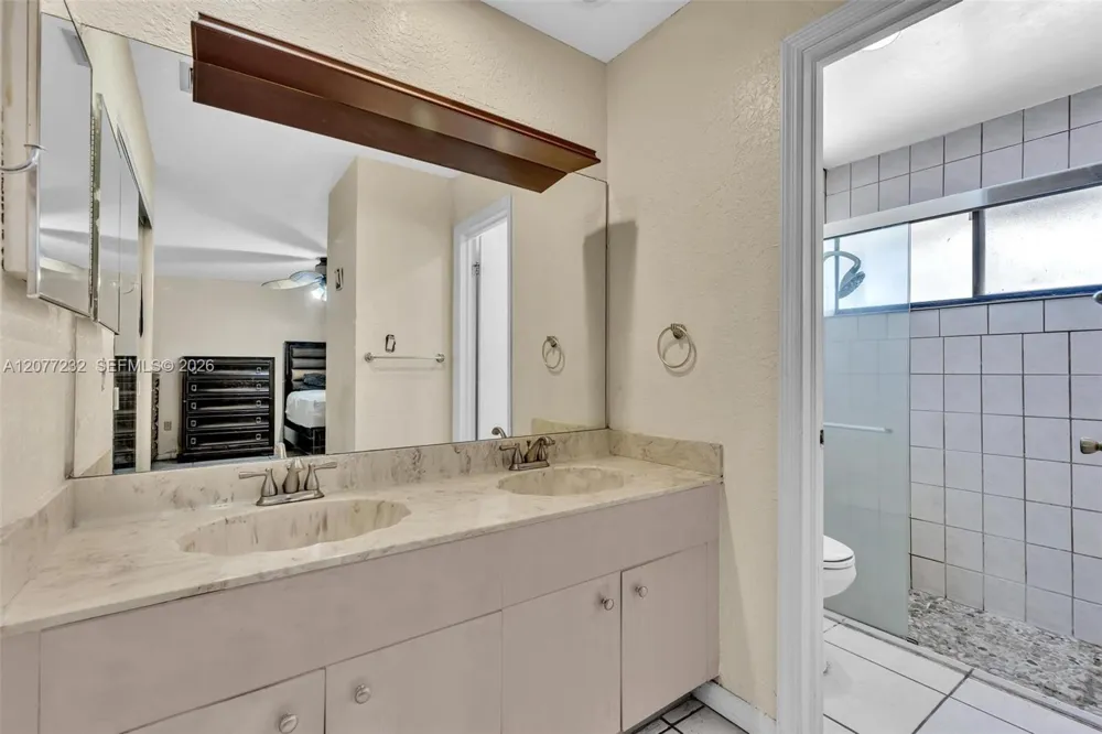 741 SW 100th Ter Pembroke Pines, FL 33025