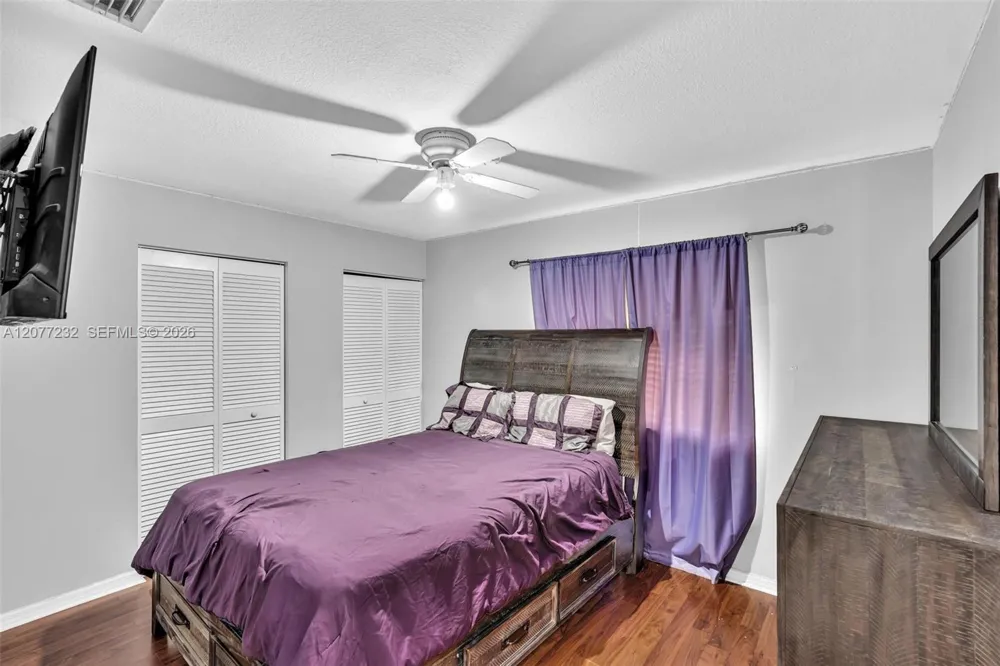 741 SW 100th Ter Pembroke Pines, FL 33025