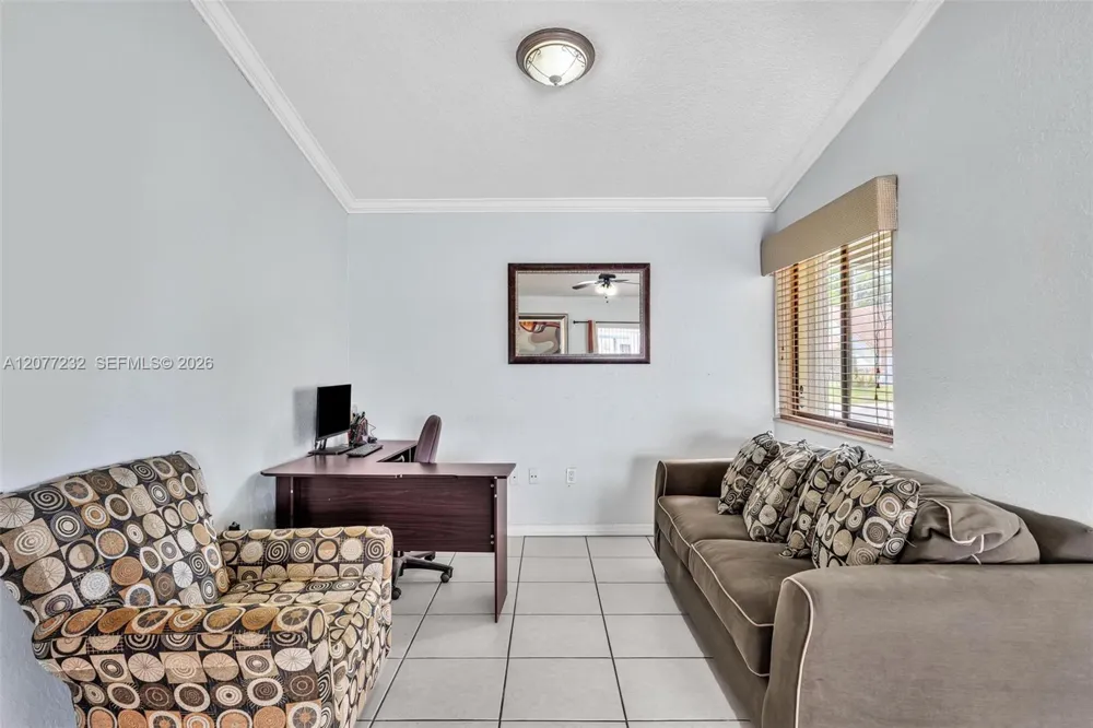 741 SW 100th Ter Pembroke Pines, FL 33025